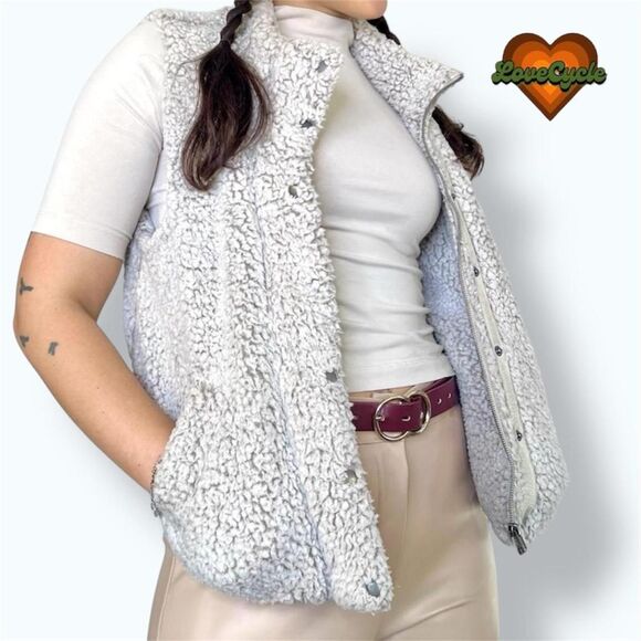 Women’s Gray Sherpa Vest – Miami (Francesca’s) – Size Small - Picture 5 of 8